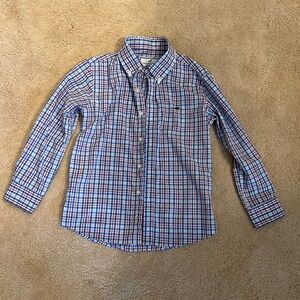 Properly tied boys shirt